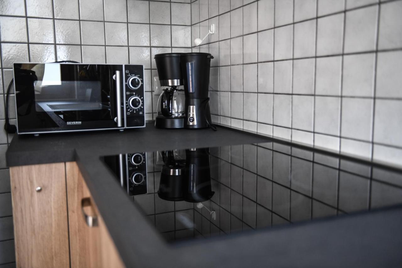 Blue Apartment - A Due Passi Dal Lago, Parcheggio Privato ラツィーゼ エクステリア 写真