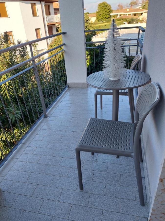 Blue Apartment - A Due Passi Dal Lago, Parcheggio Privato ラツィーゼ エクステリア 写真